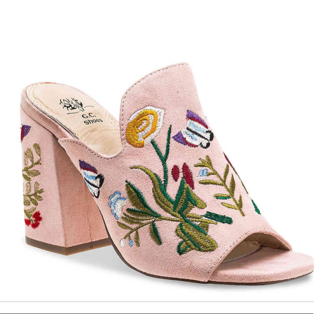Clog heels pink embroidered
